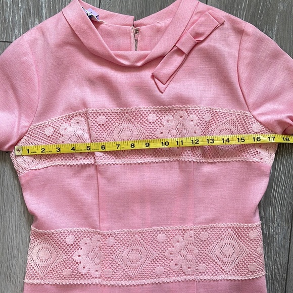Vintage Pink Linen and Lace Carol Brent Dress - Picture 15 of 17